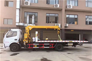 绥江附近汽车轮胎更换